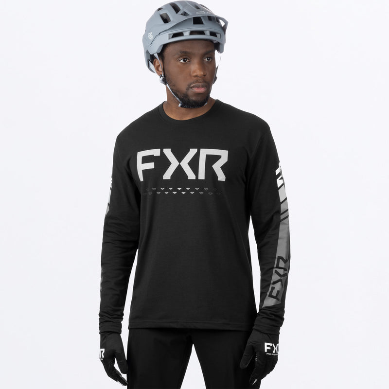 MHeliumTechLongsleeve_Jersey_BlackWhite_SKU_231360-_1001_Front